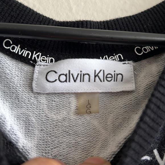 Calvin Klein Ribbed Trim Pullover Sweatshirt - Picture 2 of 5